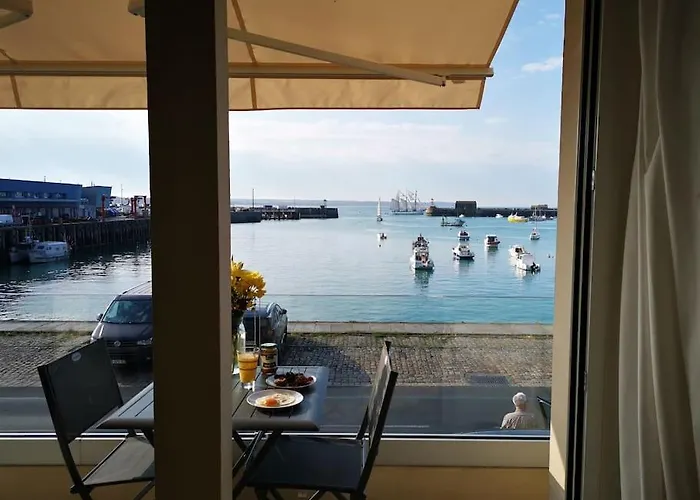 Charme Et Zénitude, Avec Vue Exceptionnelle Sur Le Port Granville